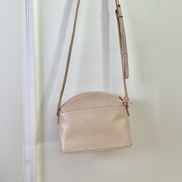 Matt & Nat Crossbody Bag - Cream with rose gold details - Picture 2 of 5